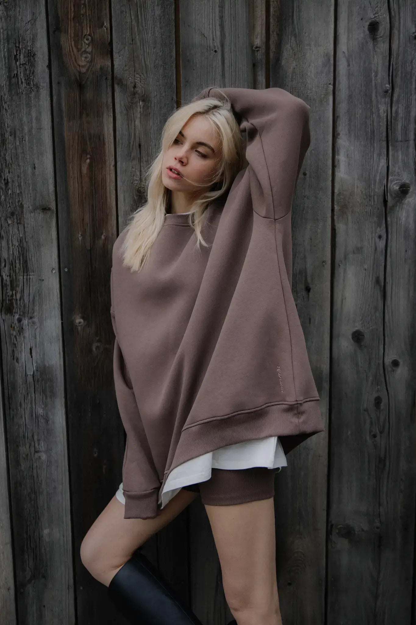 Bluza oversize Mocha Mousse | momonde.