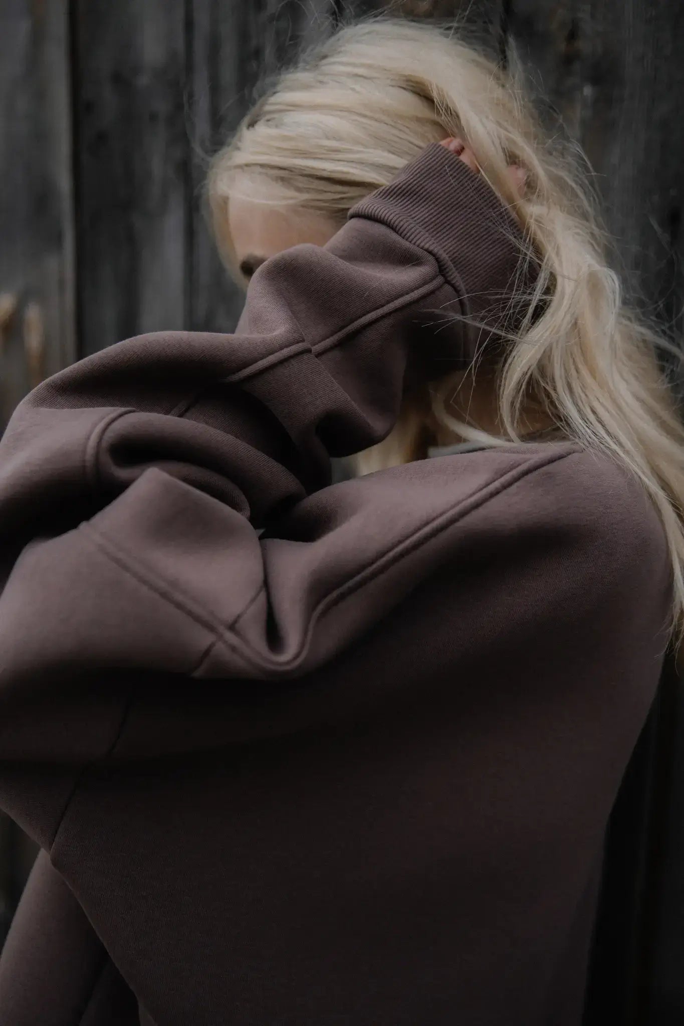 Bluza oversize Mocha Mousse | momonde.