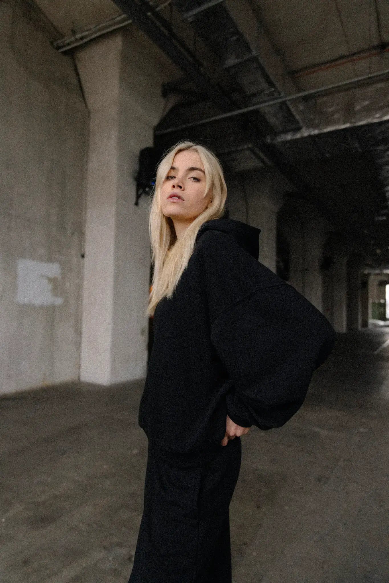 Bluza Poppy Black | momonde.