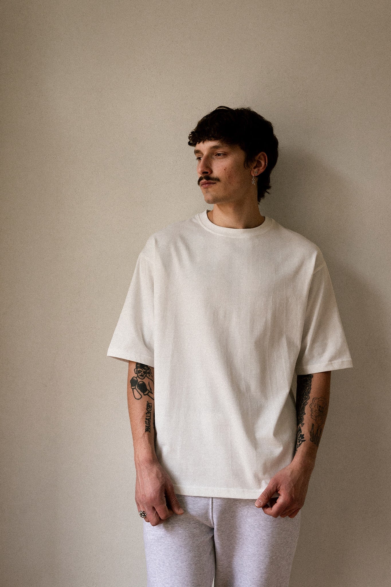 Męski T-shirt Mono Milky | momonde.