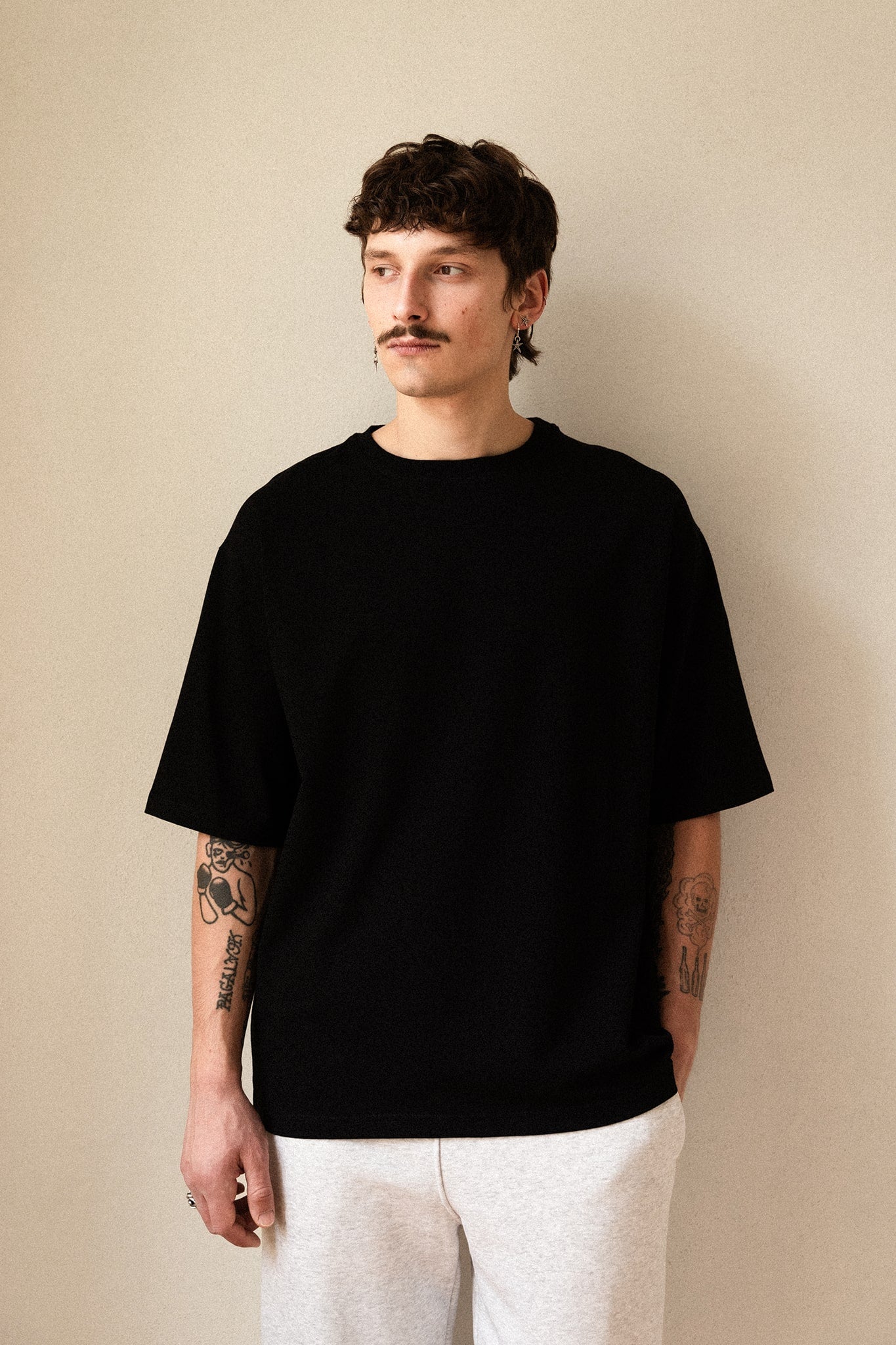 Męski T-shirt Mono Pirate Black | momonde.