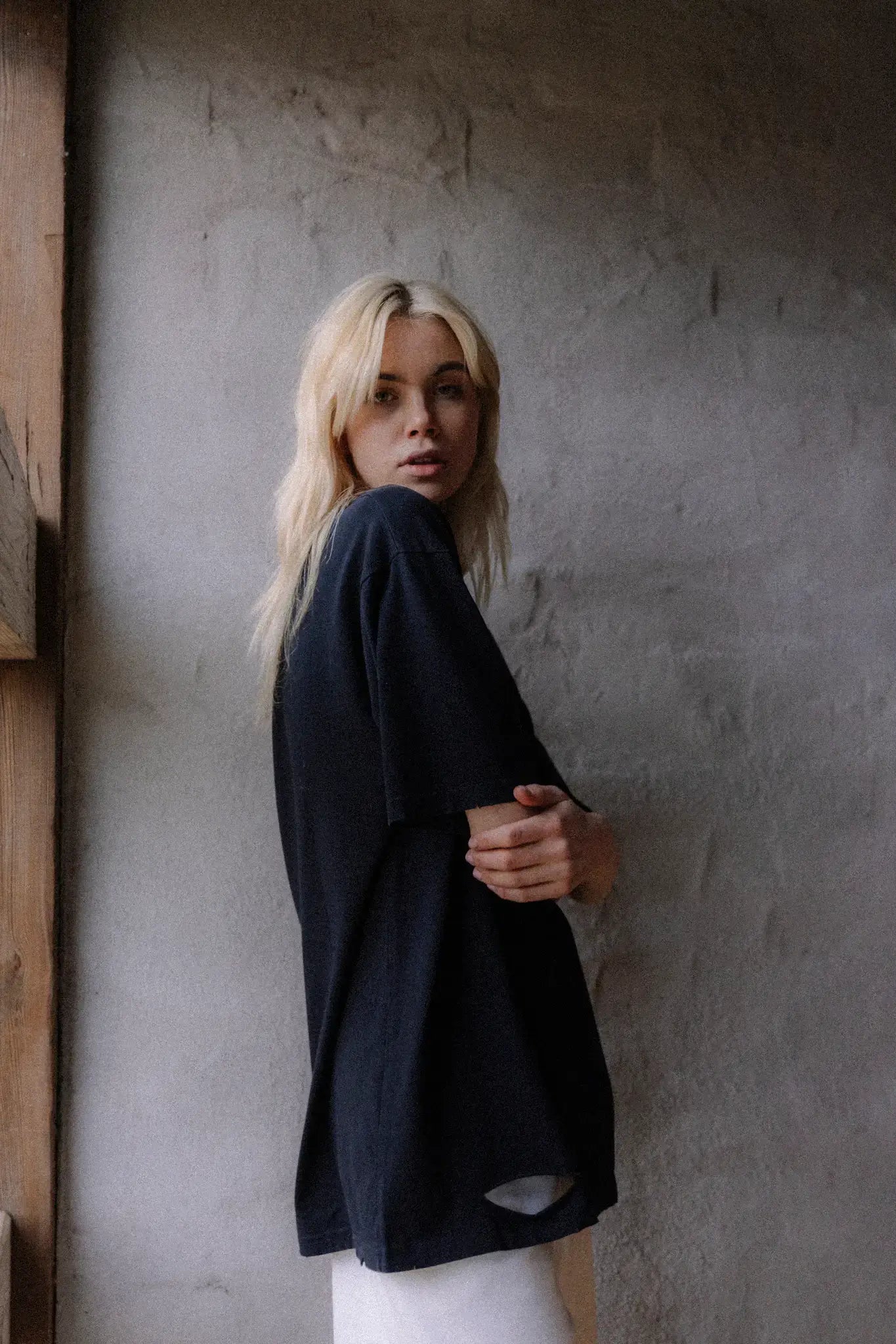 T-shirt z przetarciami Pirate Black | momonde.