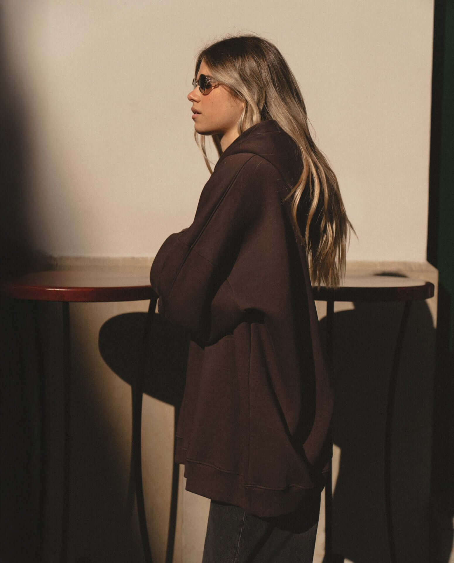 Bluza oversize z kapturem Brownie | momonde.