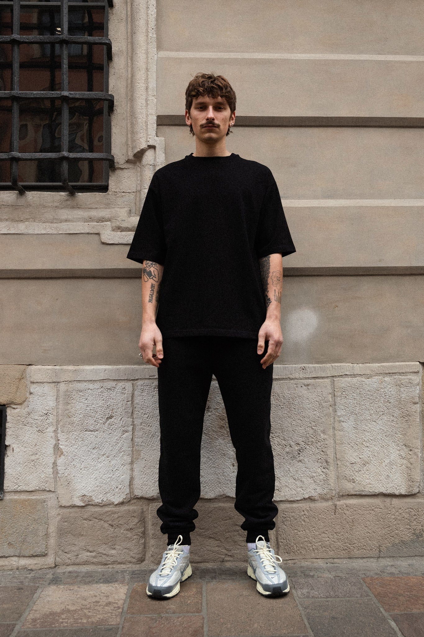 Męski T-shirt Mono Pirate Black | momonde.
