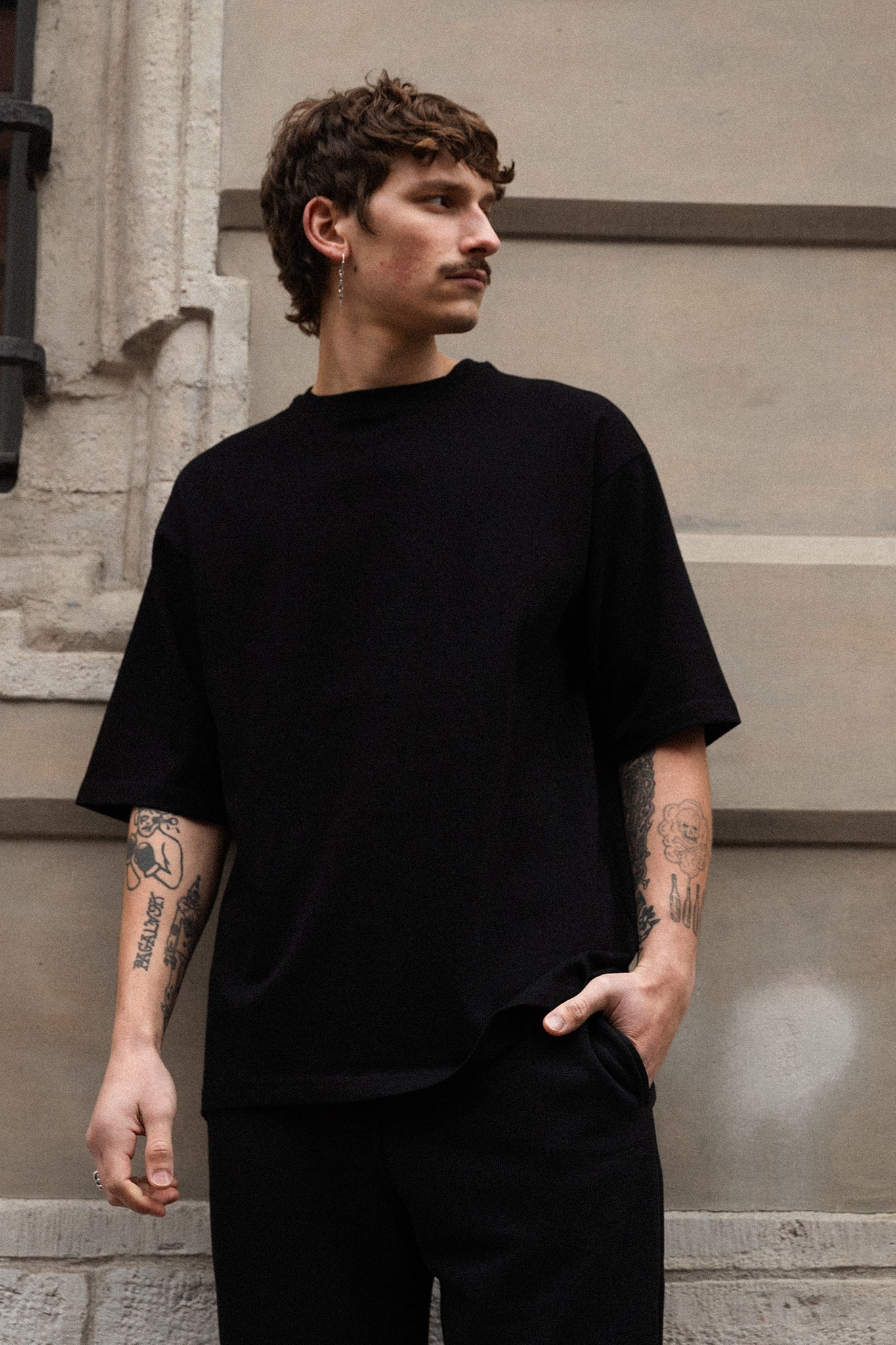 Męski T-shirt Mono Pirate Black | momonde.