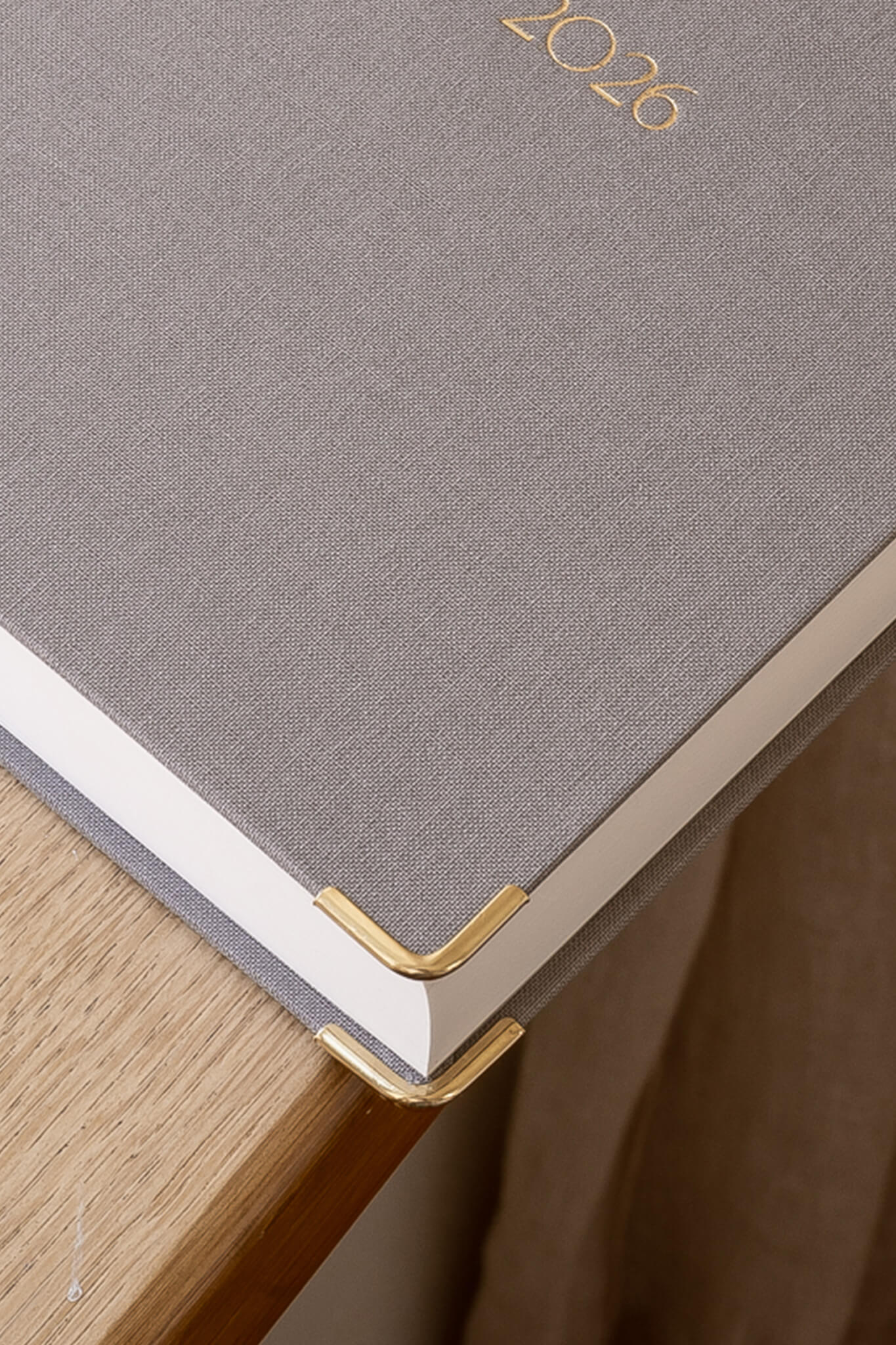 Metalowe okucia narożników | momonde.