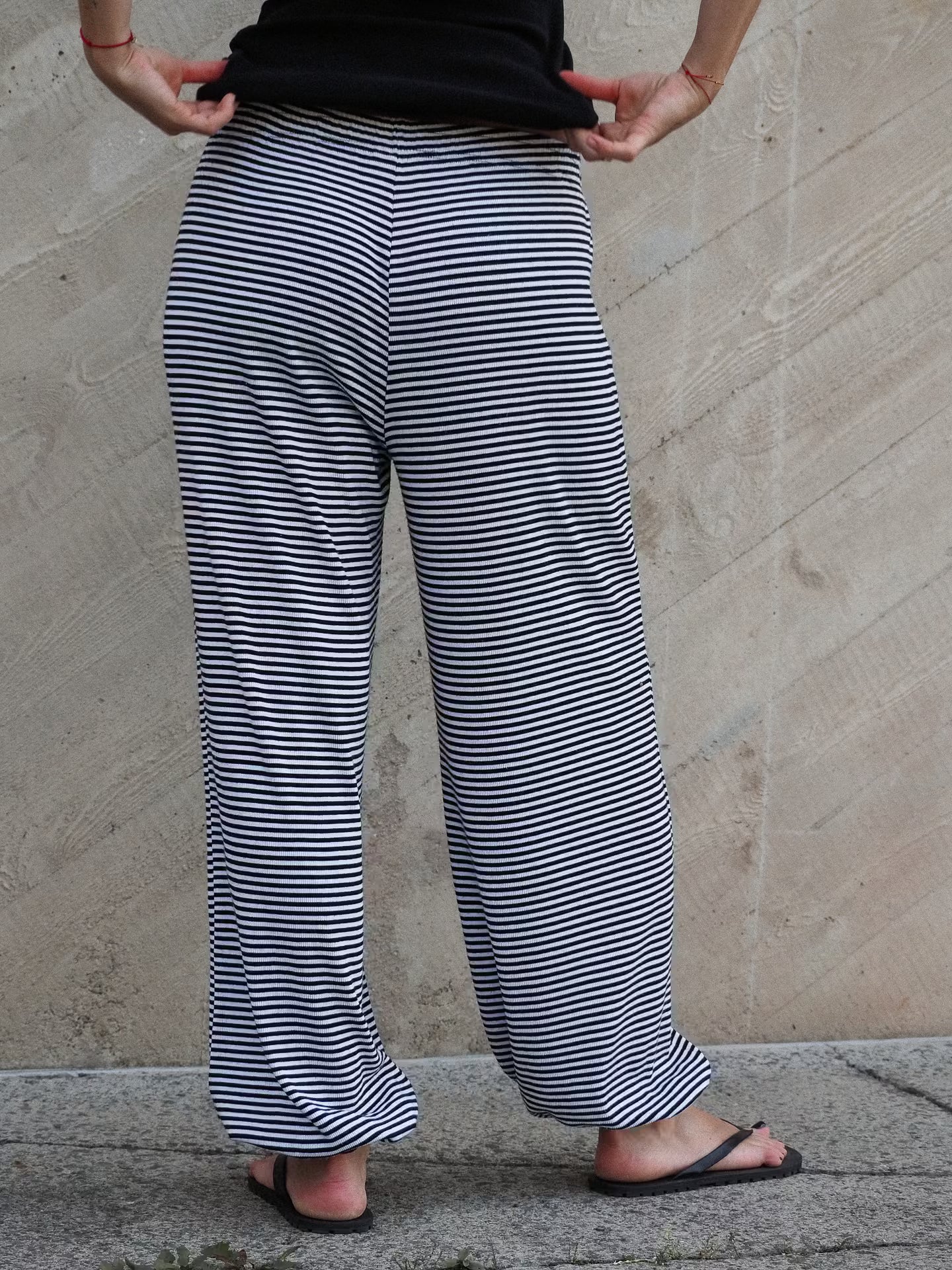 Spodnie Vaia Barcode | momonde.