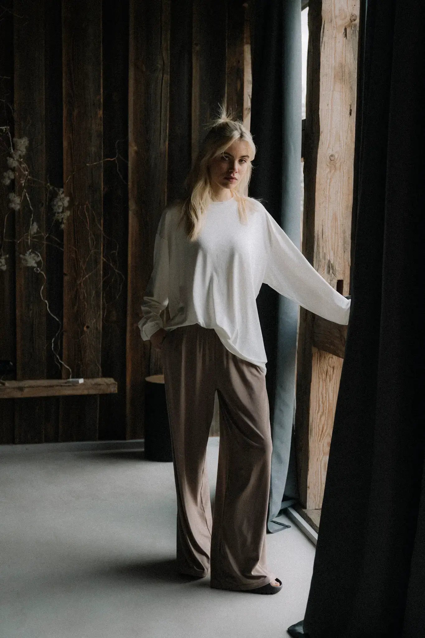 Spodnie Poly Mocha Mousse | momonde.