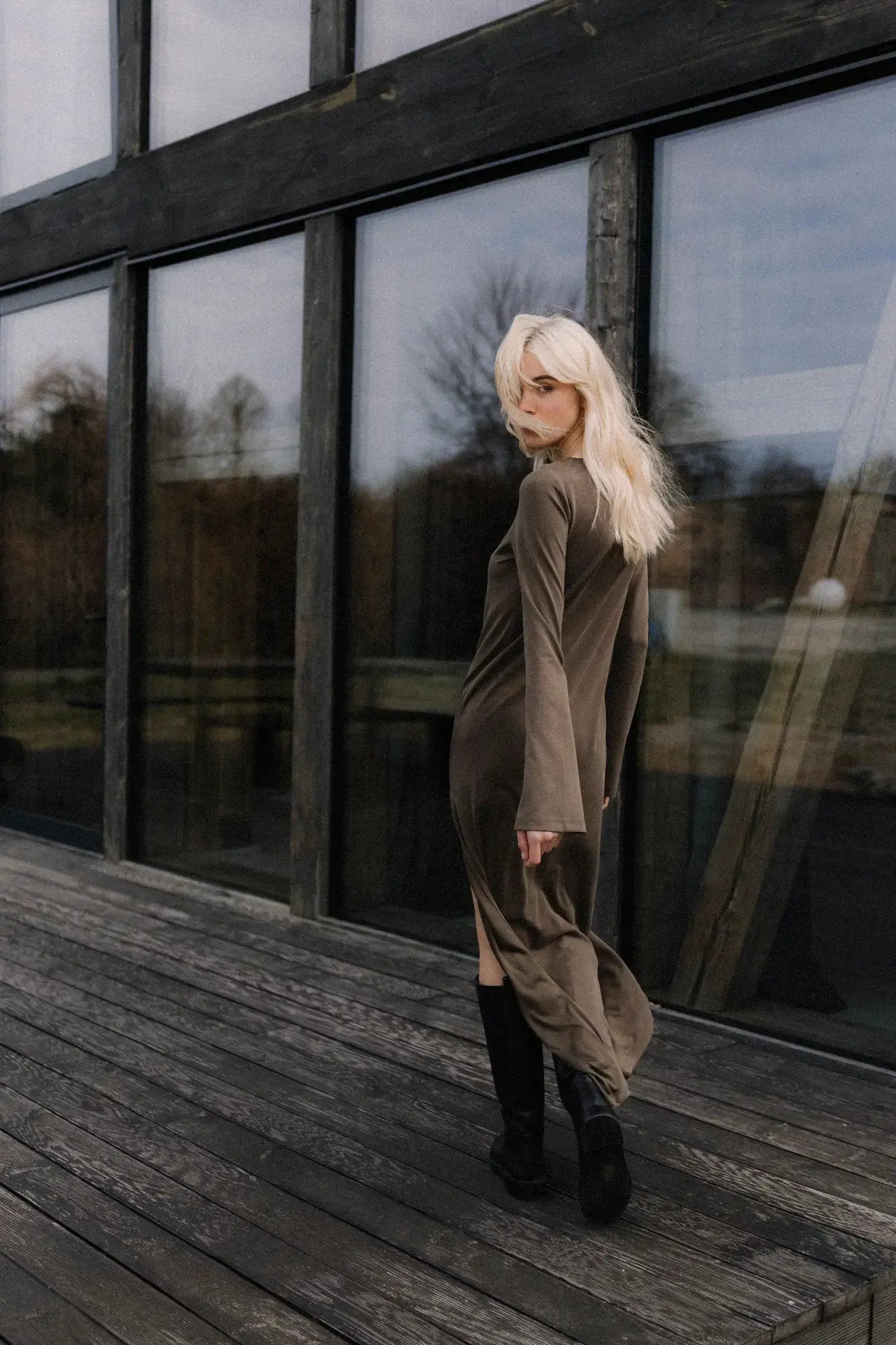 Sukienka Hailey Moss | momonde.